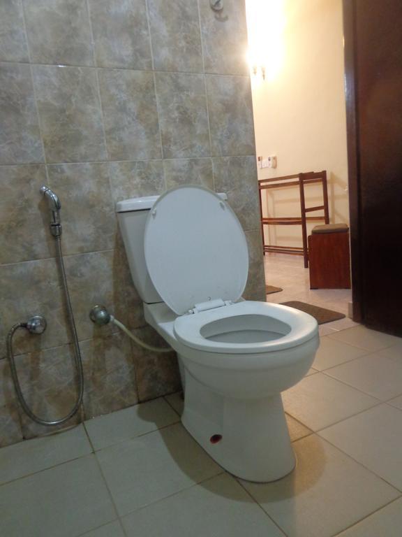 Hotel Cottage Tourist Rest Ponnarankulama Room photo