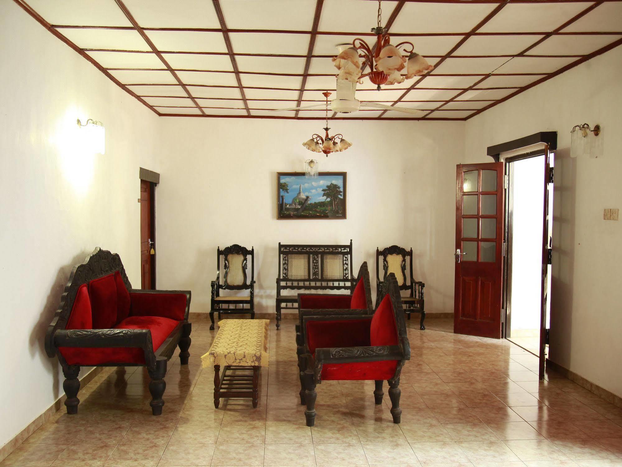 Hotel Cottage Tourist Rest Ponnarankulama Exterior photo