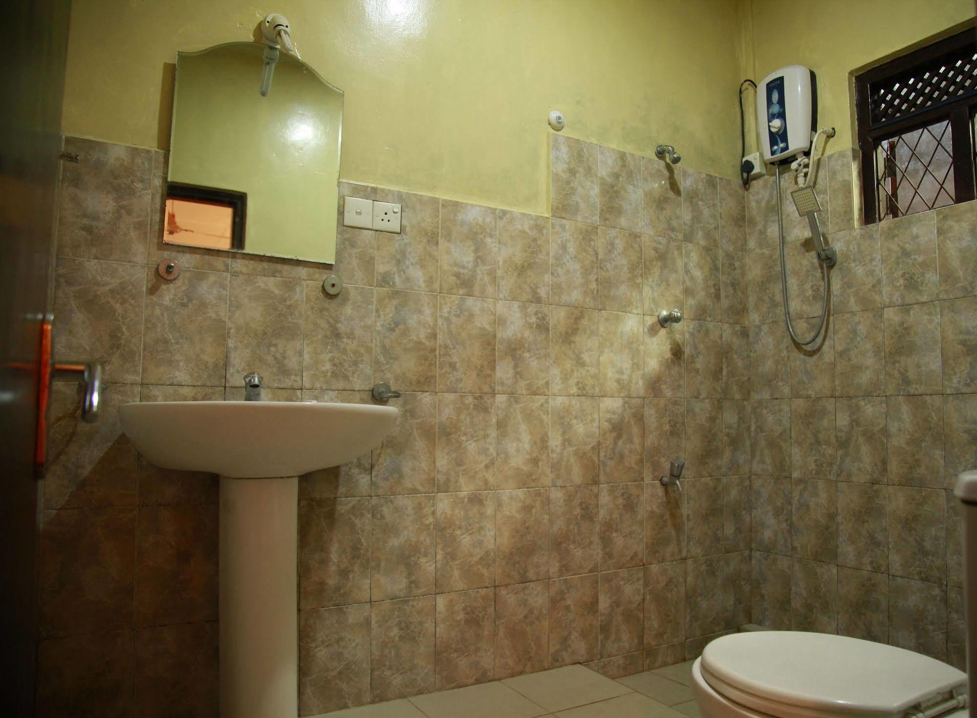 Hotel Cottage Tourist Rest Ponnarankulama Exterior photo