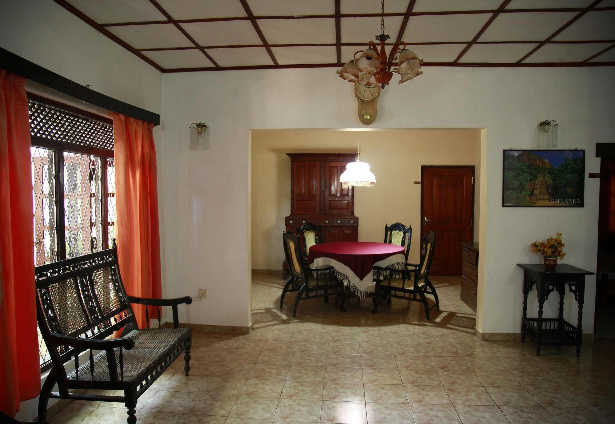 Hotel Cottage Tourist Rest Ponnarankulama Exterior photo