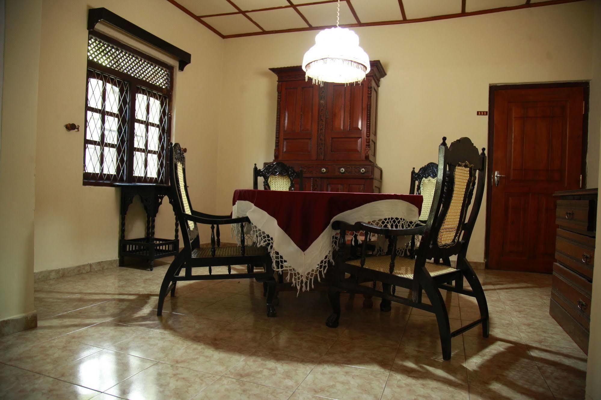 Hotel Cottage Tourist Rest Ponnarankulama Exterior photo